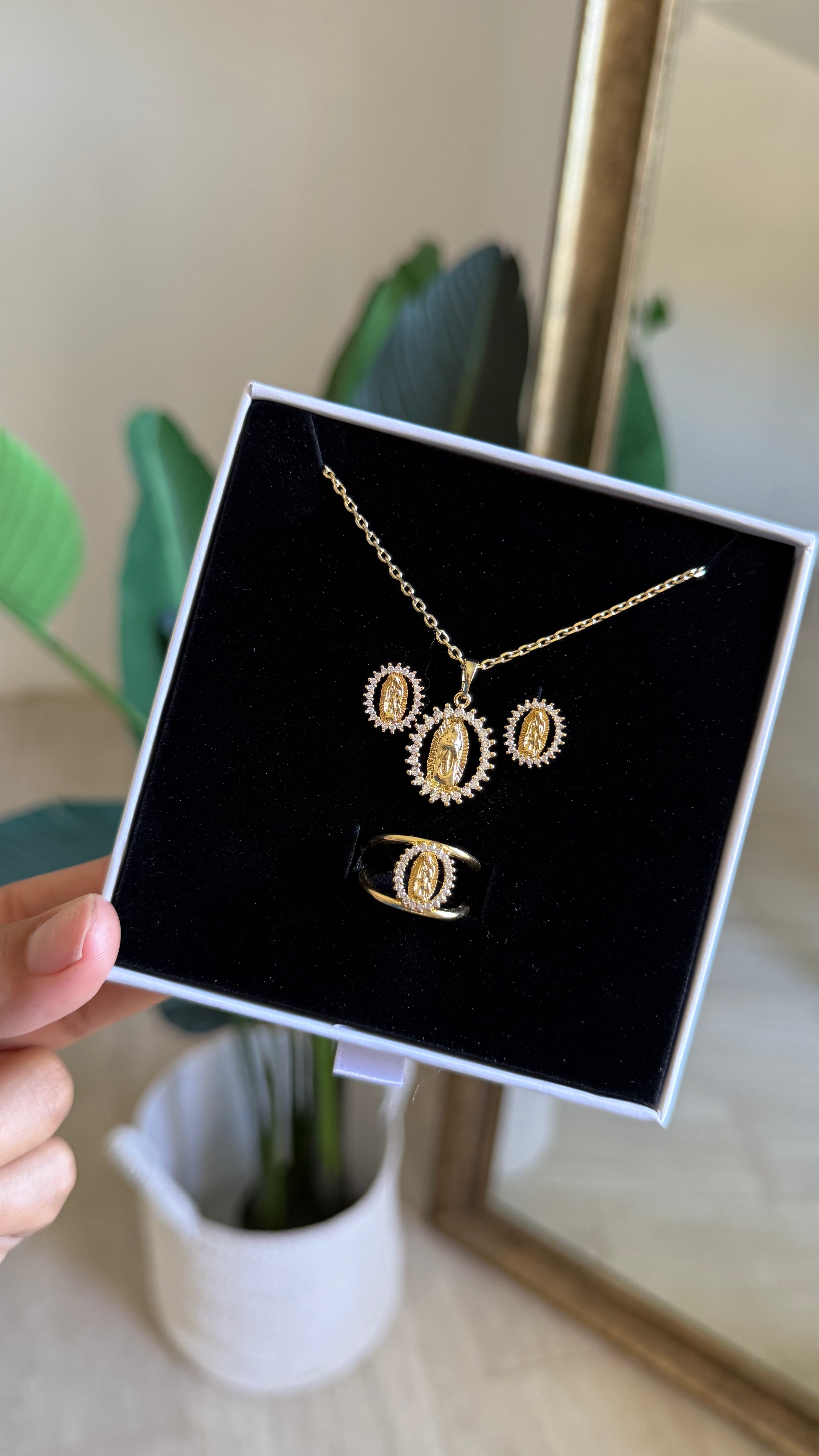 ✨ Virgin Mary Pendant Necklace, Ring & Earrings Set ✨