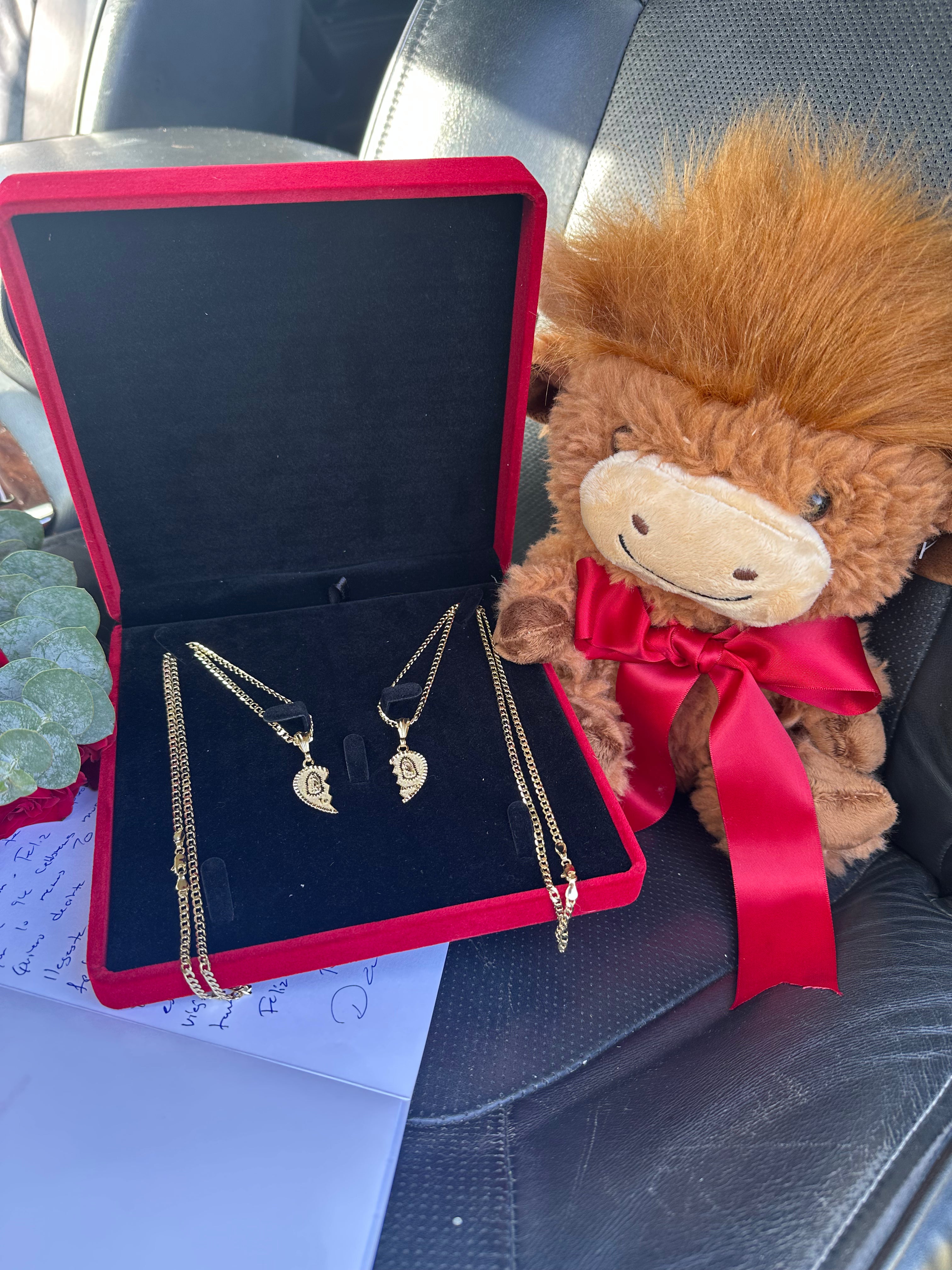 Vaquita con Cadenas de Amor Eterno