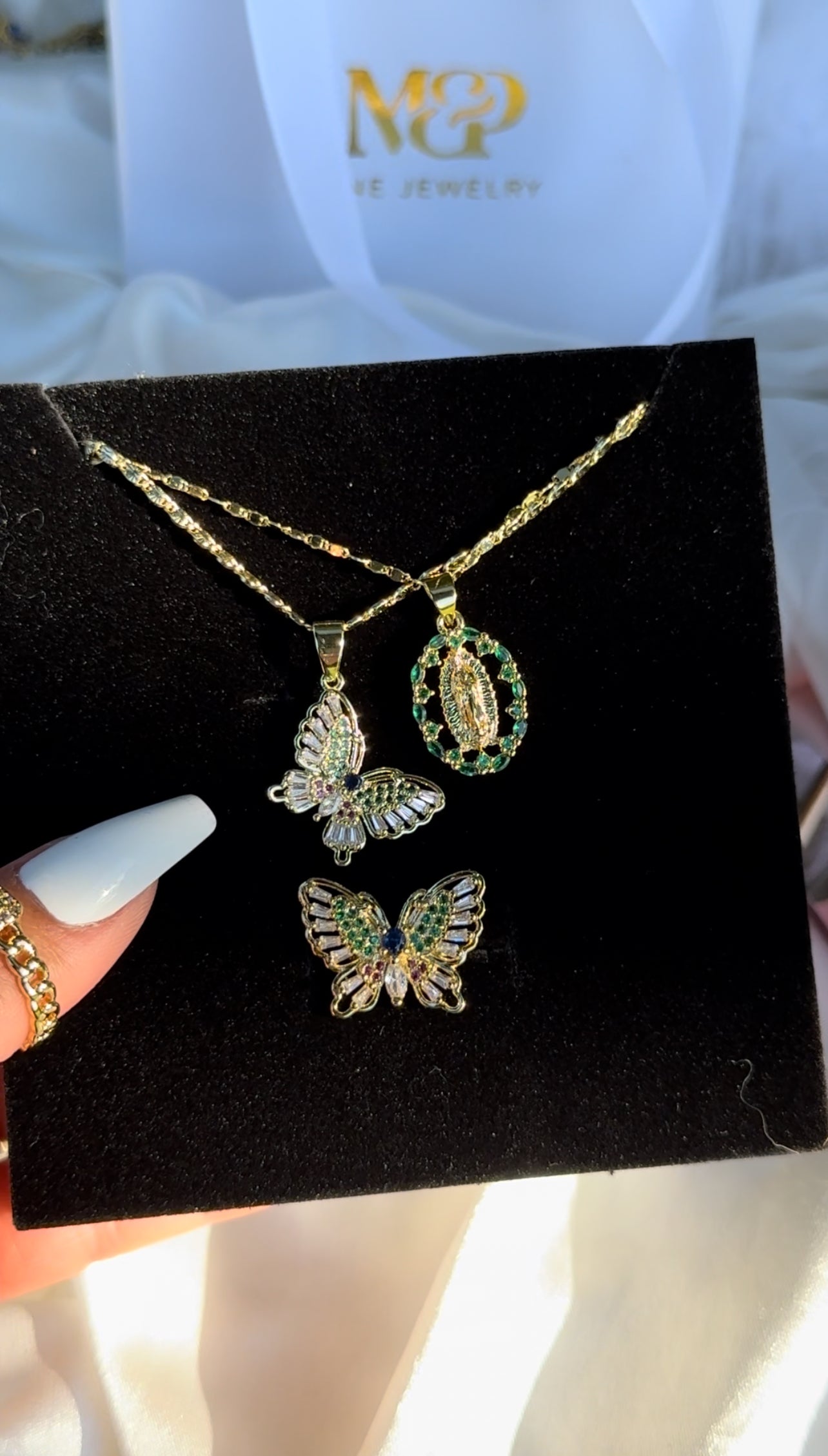 🌴 Paradise Virgin Mary Necklace Set 🌴