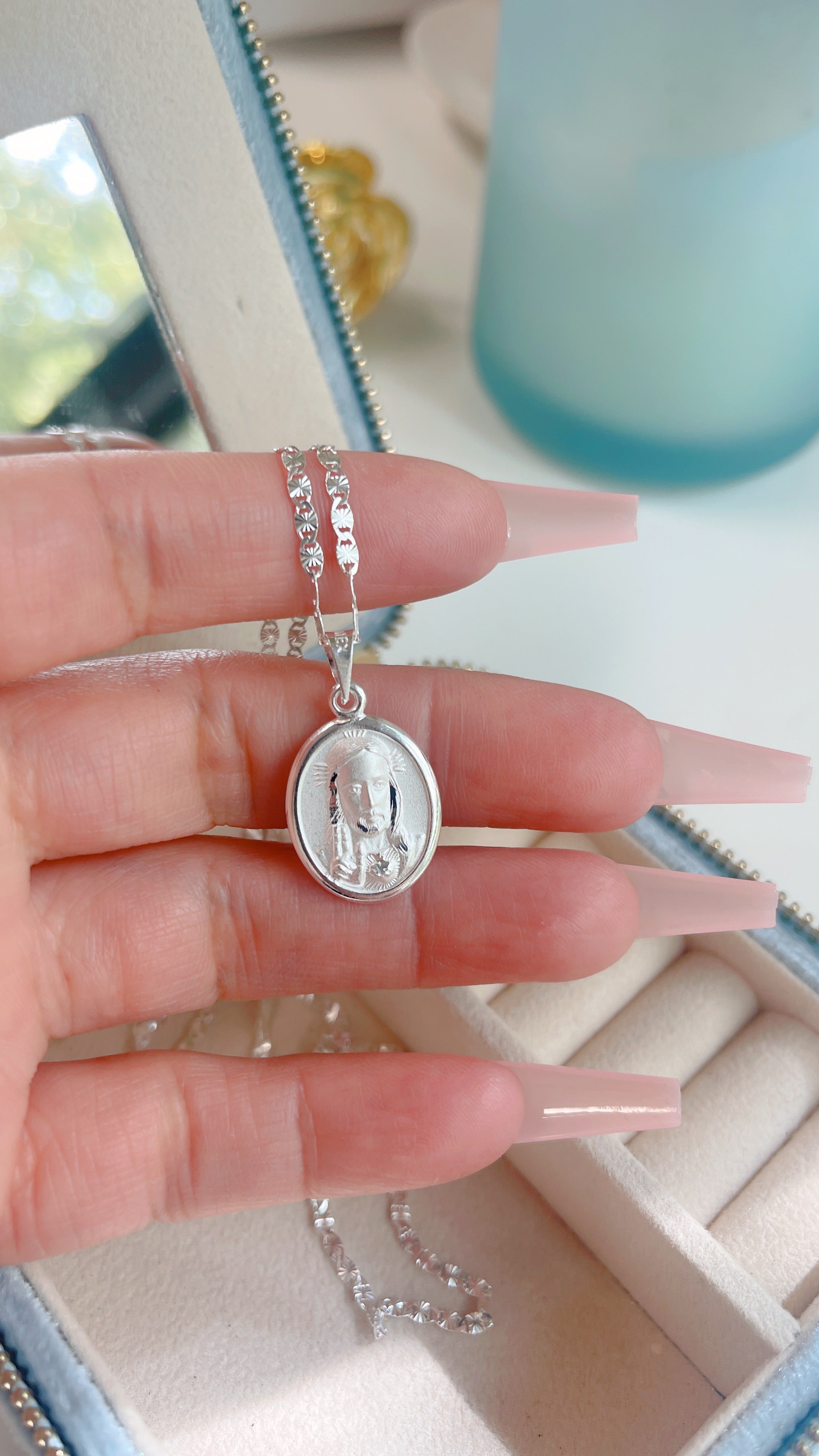 Cadena de la Virgen de Guadalupe y Jesu Cristo