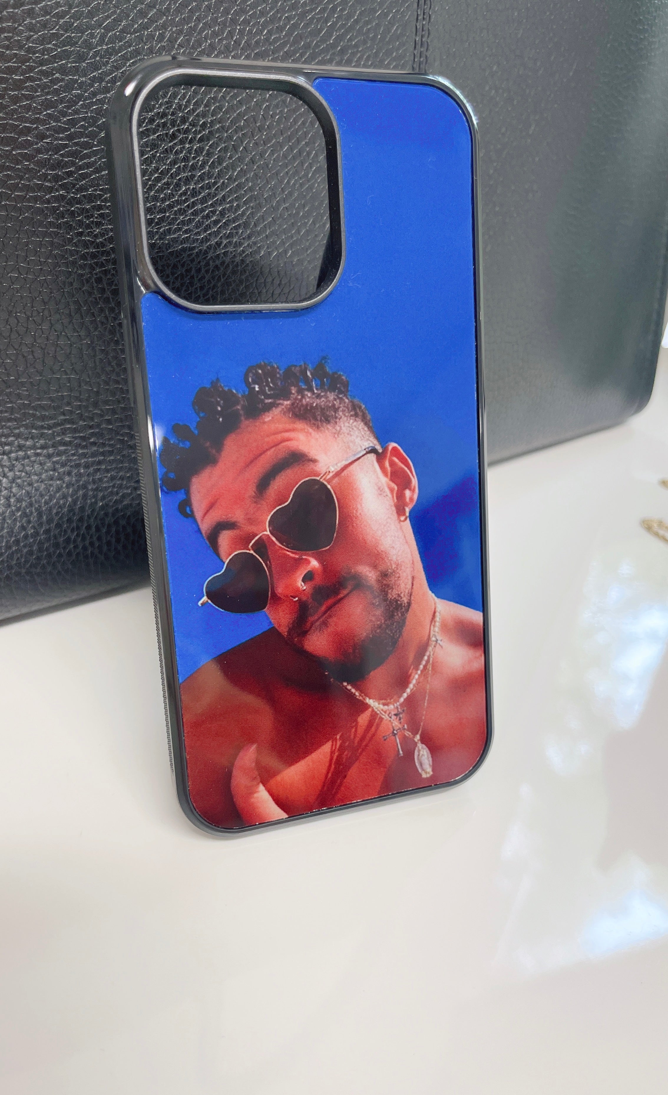 Funda para teléfono Bad Bunny (azul)