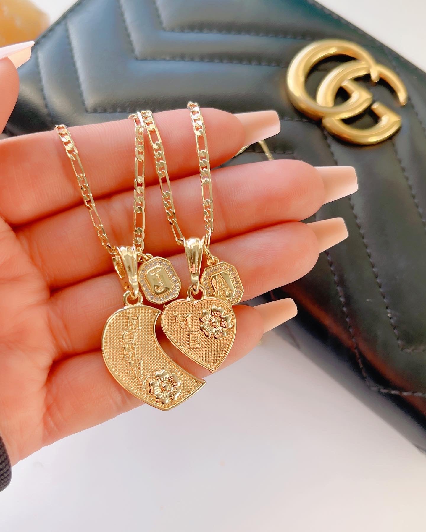 Collares de corazón con inicial de mamá y yo