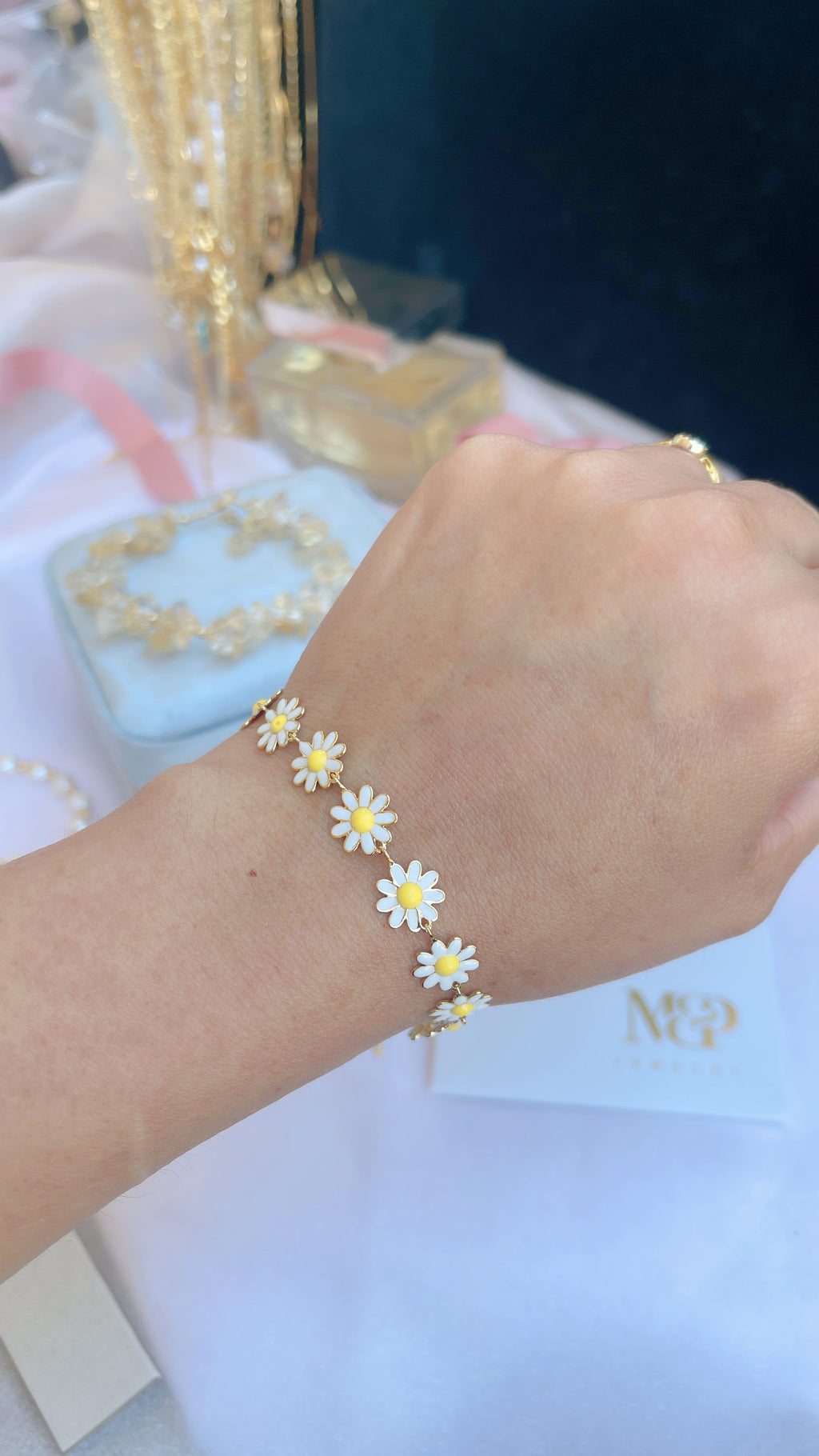 Sparkling Daisy Flower Bracelet – Shop Pandora Jewelry