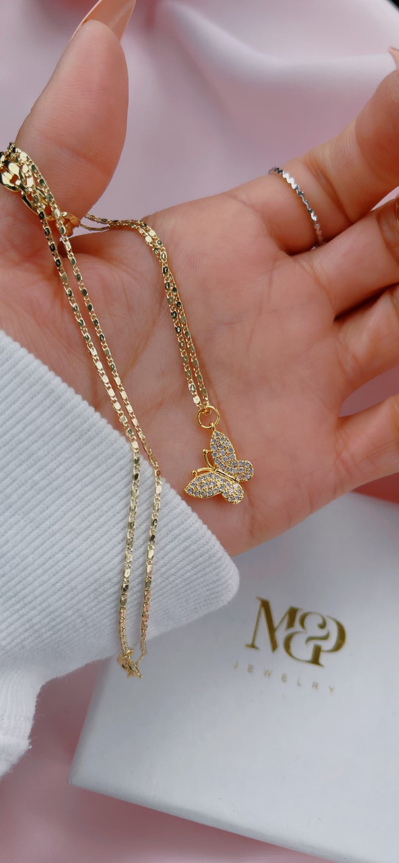Collar de mariposa con pavé de diamantes