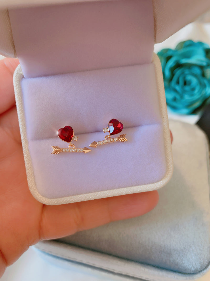 Aretes Corazón Rojo y Flecha