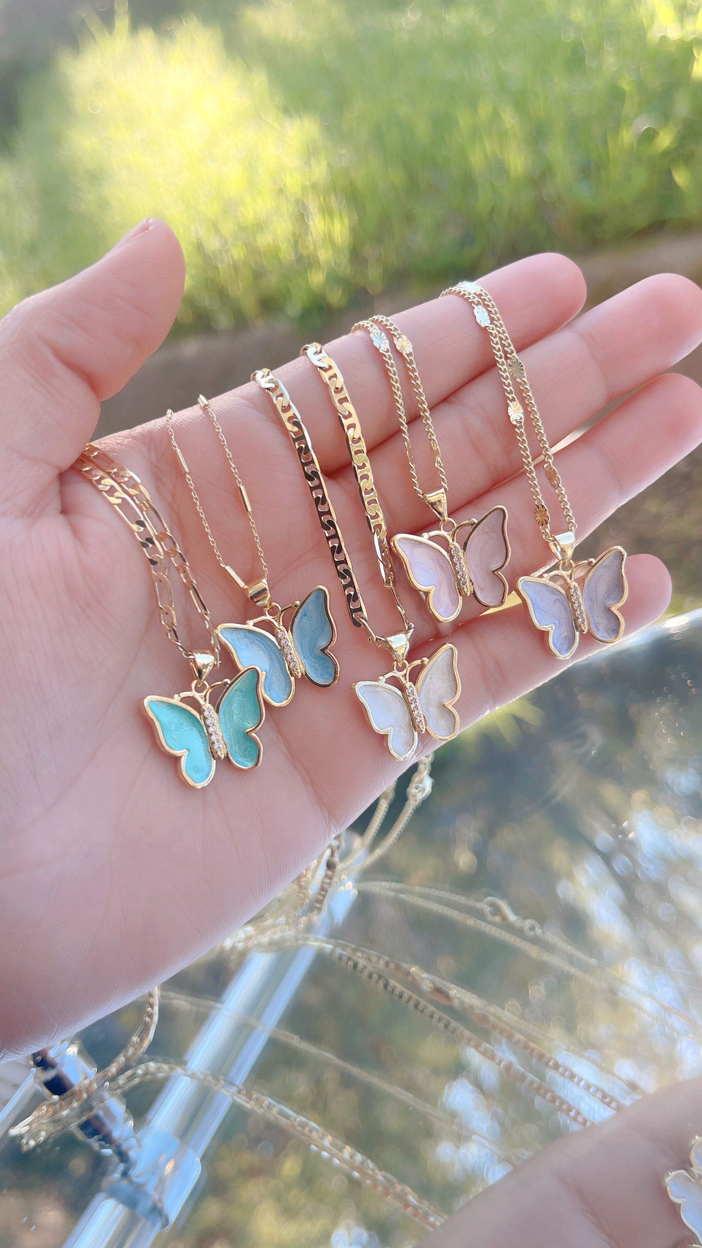 Collar de mariposa