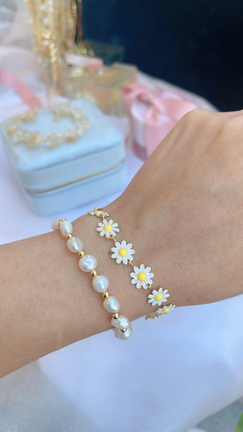 Gold Daisy Bracelet