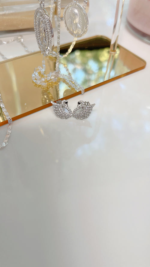 Pendientes de cisne de plata de ley