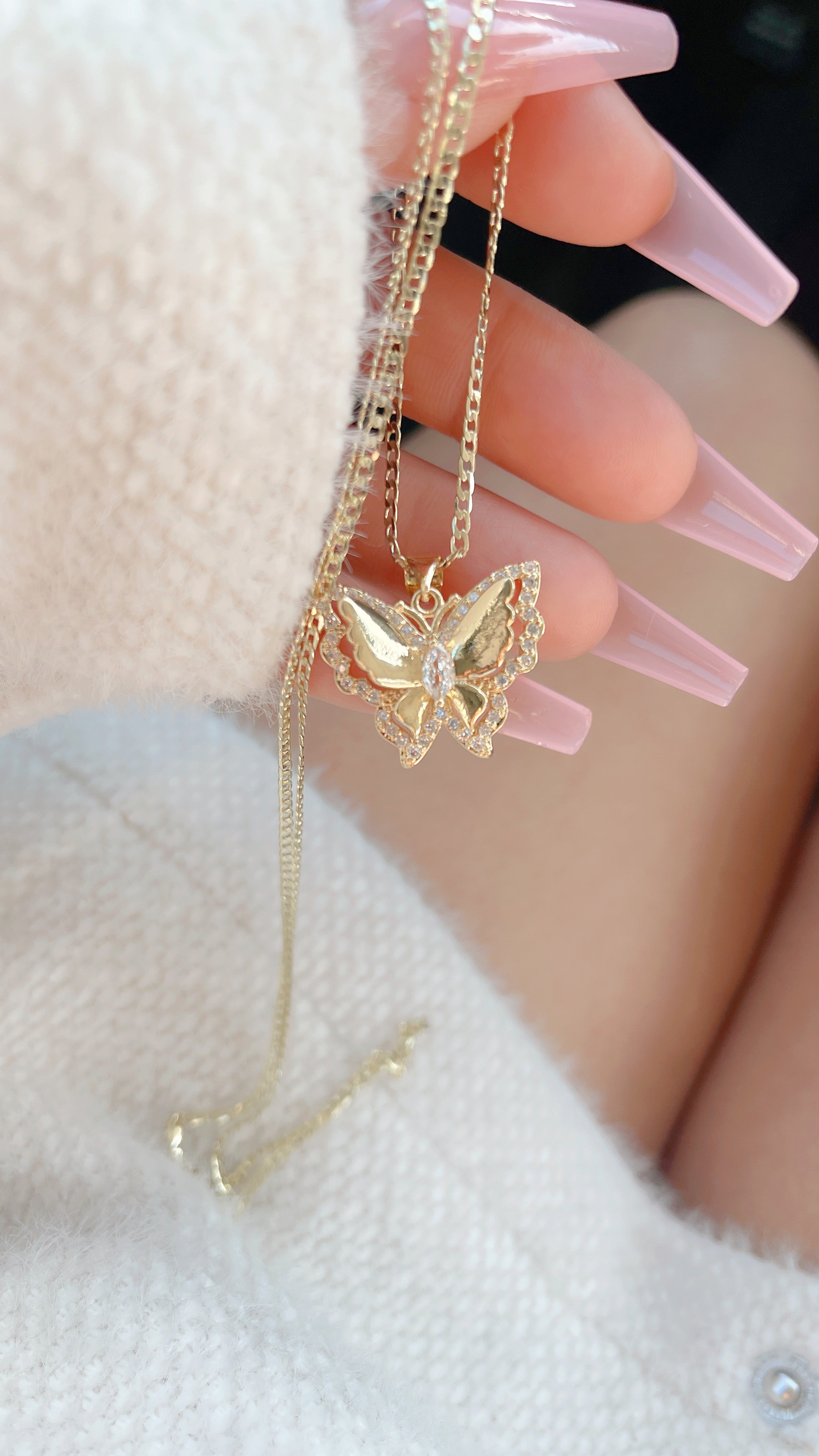 Collar de mariposa doble